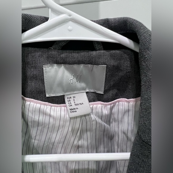 Gray h&m size 2 blazer - Picture 2 of 3